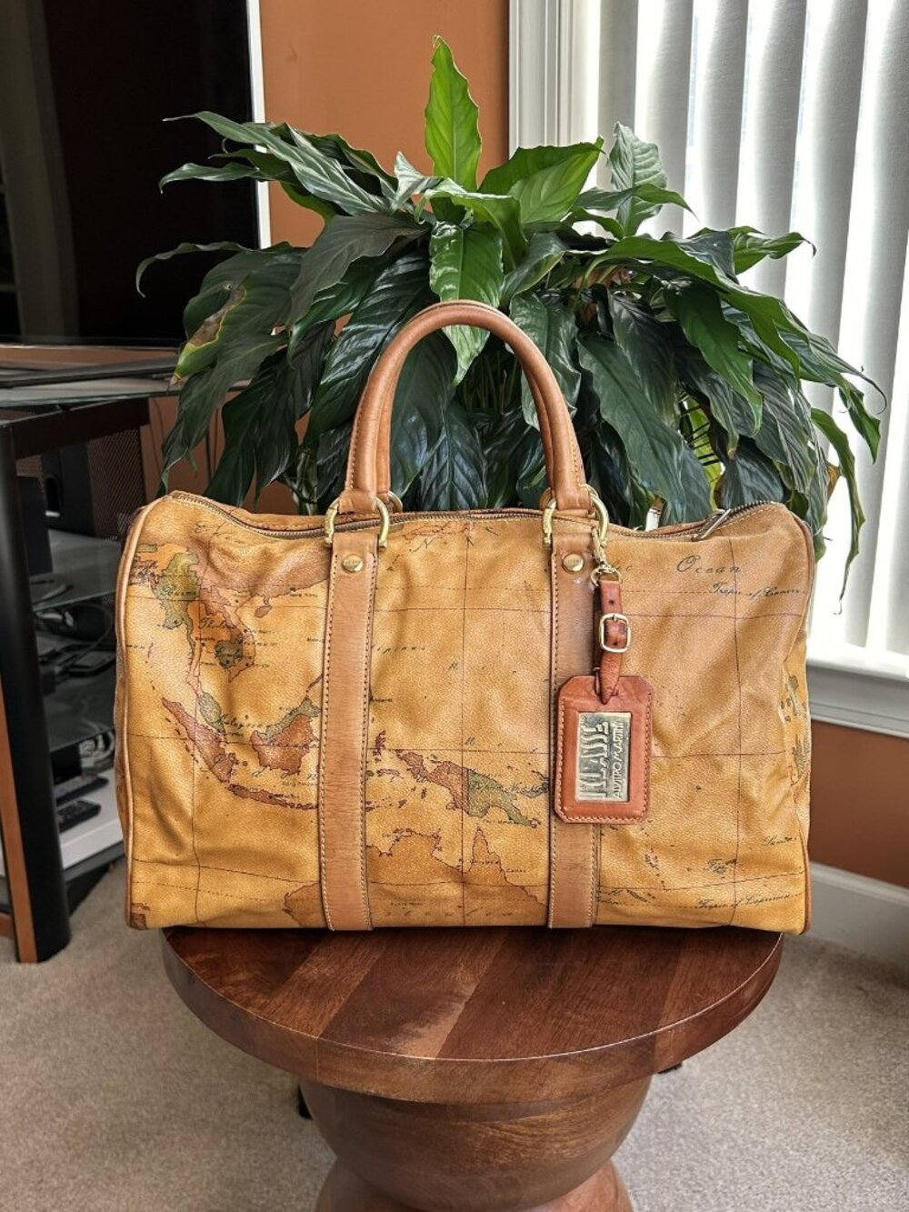 ALVIERO MARTINI Geo Classic Duffle Bag, Honey Tan